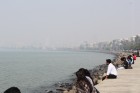 Mumbais skyline. Smogen forsvinner inn i evigheten.
